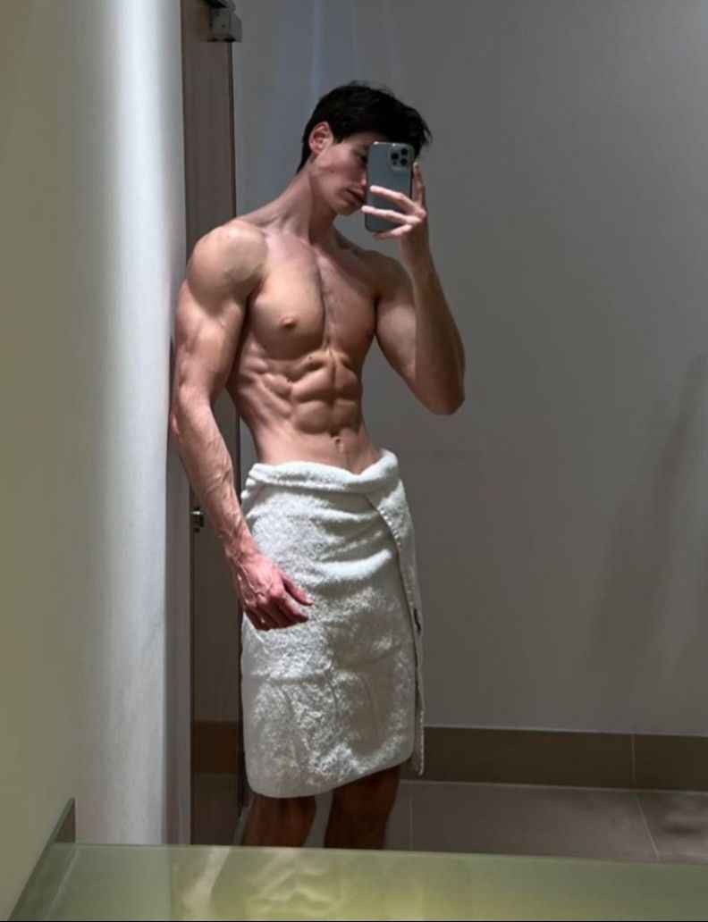 Ảnh trai 6 múi khoe body 5