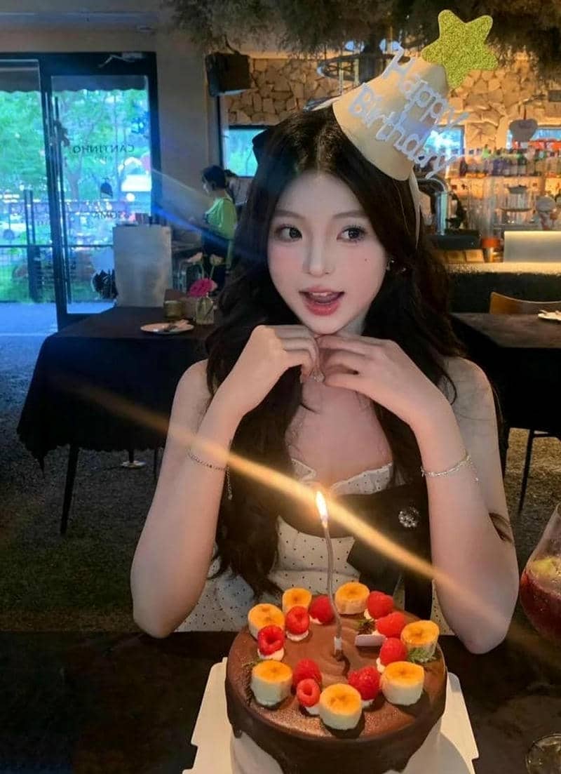 ảnh gái xinh chúc mừng sinh nhật 50