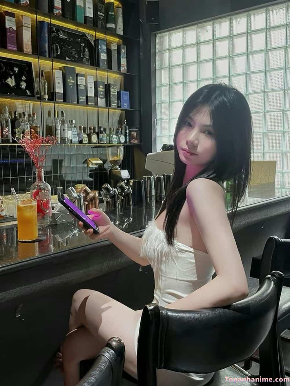 ảnh gái đi bar 33