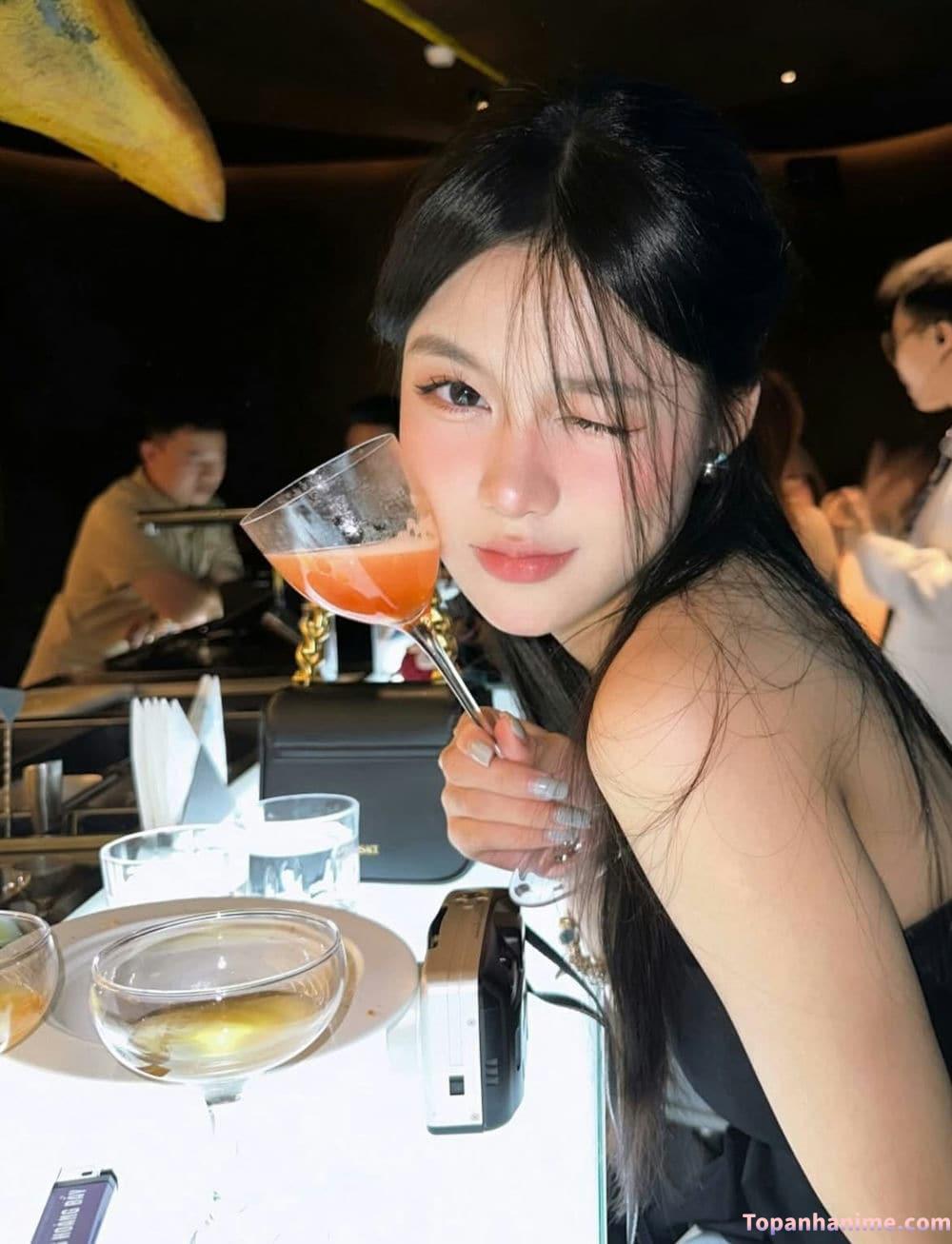 ảnh gái đi bar 25