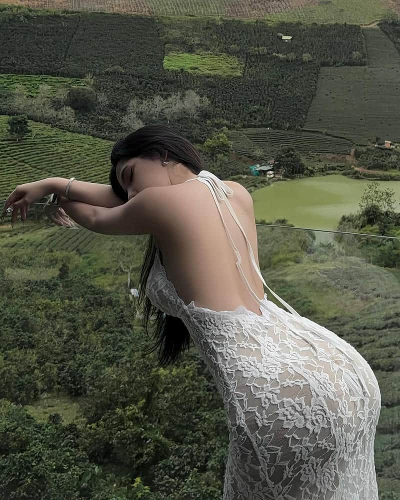 ảnh gái mặc đồ bó sát 24