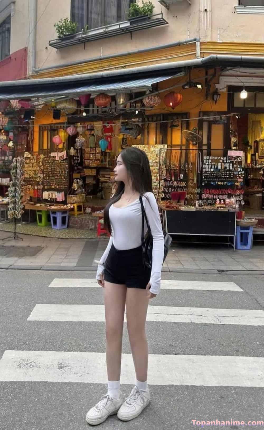 ảnh gái mặc đồ bó sát 2