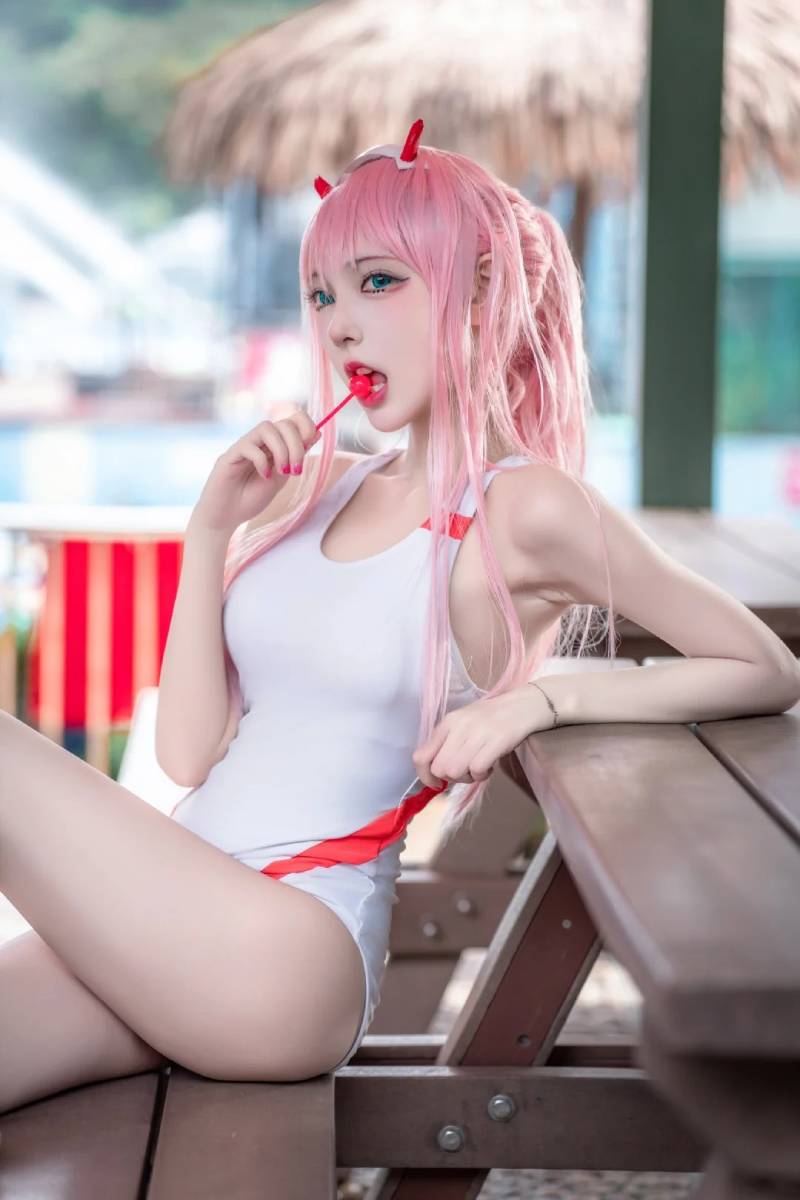 Cosplay Zero Two 6