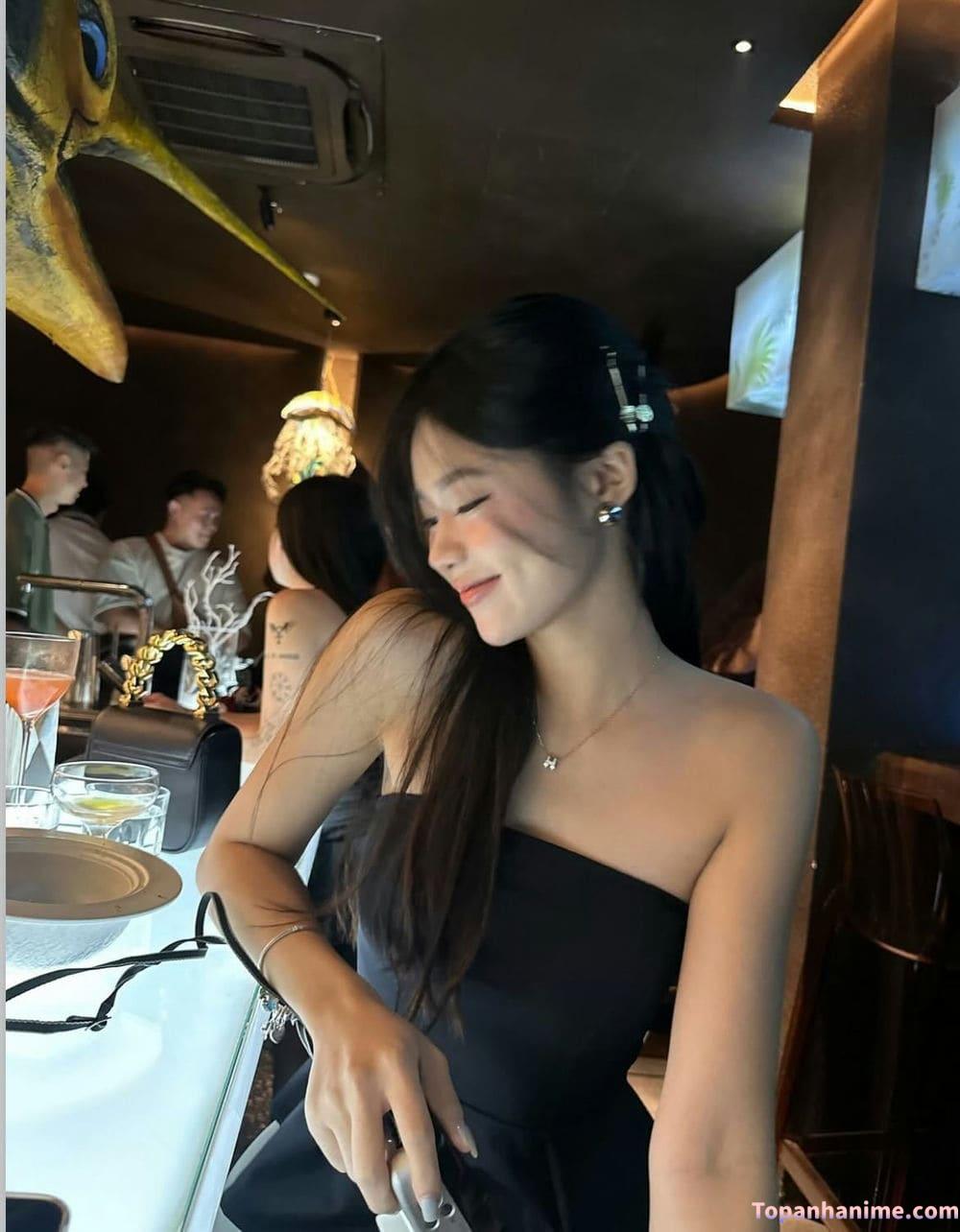 ảnh gái đi bar 27