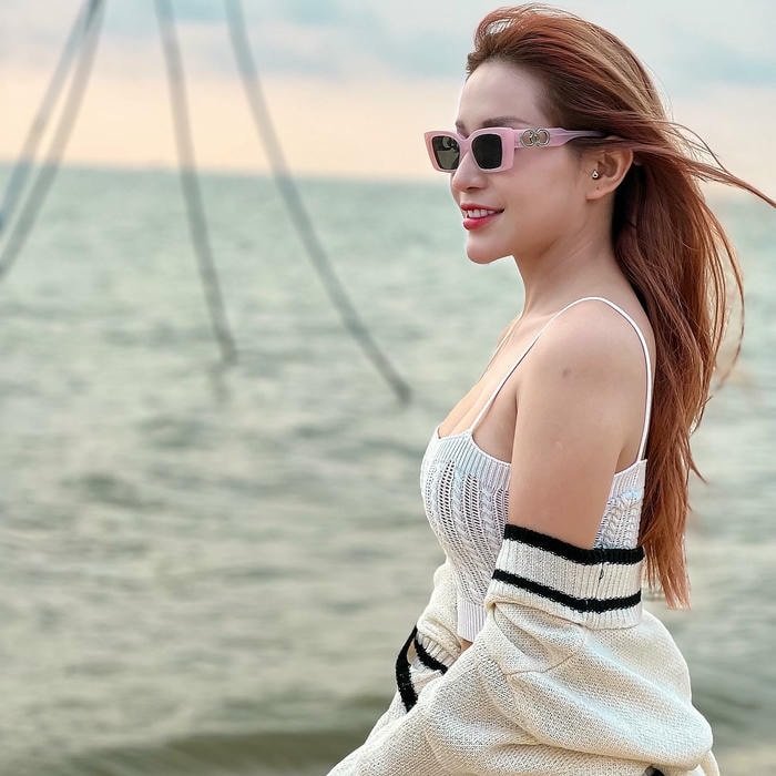 Khả Như bikini 11