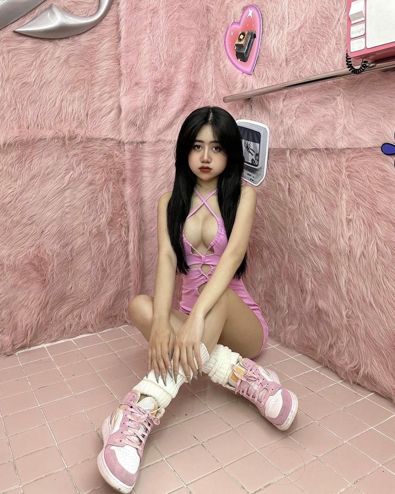 lê kim loan bikini 16