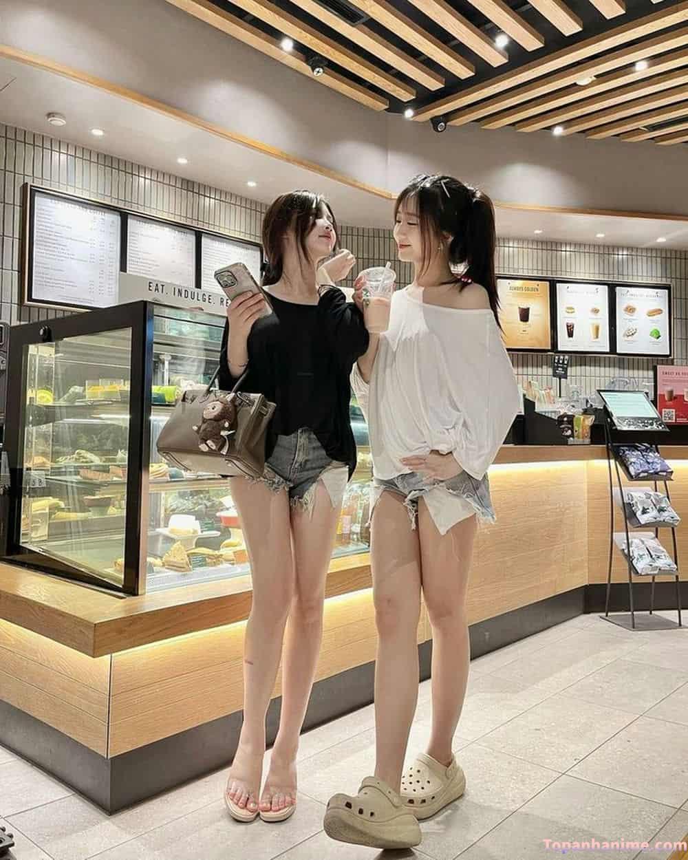 ảnh gái mặc quần ngắn 28