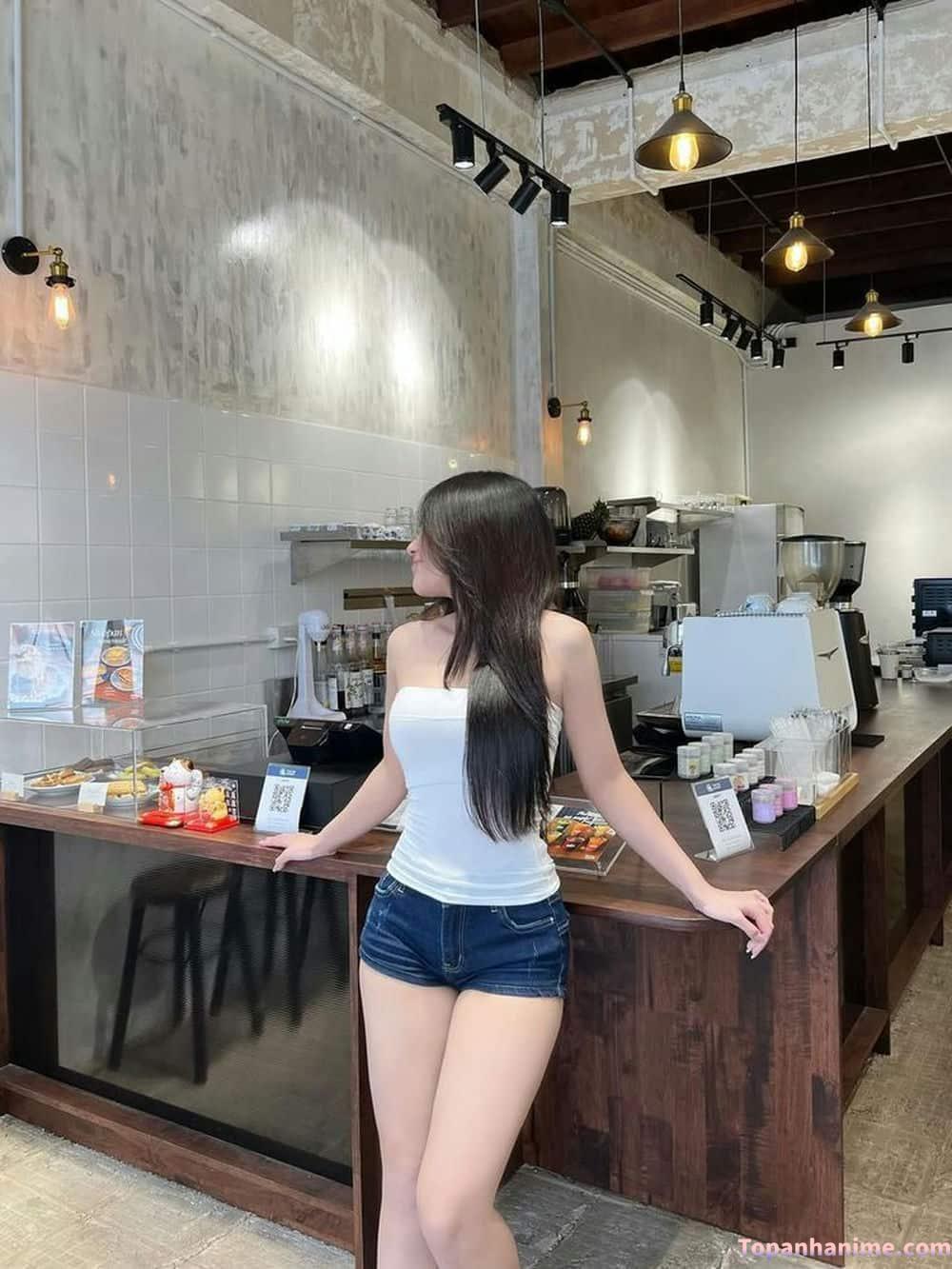 ảnh gái mặc đồ bó sát 11