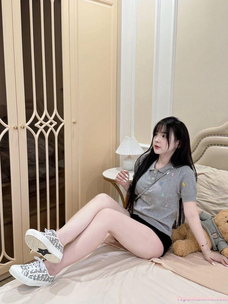 ảnh đùi con gái 20