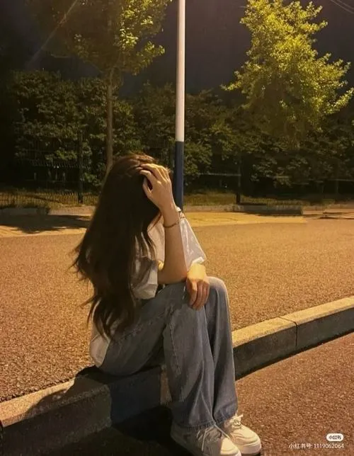 Ảnh Che Mặt Con Gái Avatar Cute 13