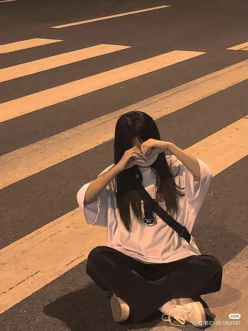 Ảnh Che Mặt Con Gái Avatar Cute 20