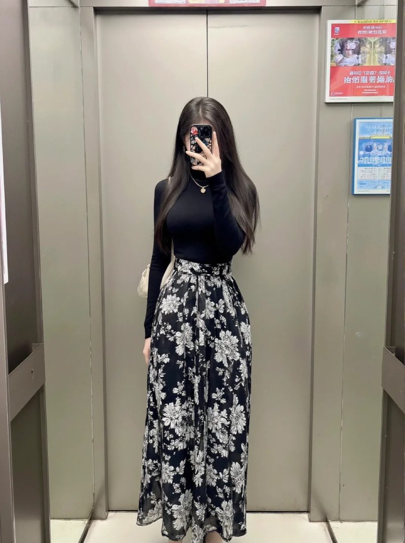 ảnh nữ chụp trước gương che mặt 20