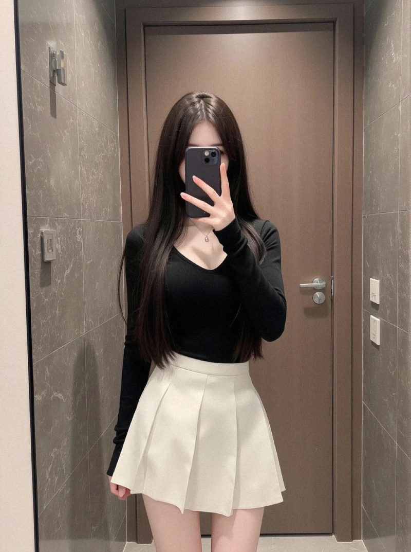 ảnh nữ chụp trước gương che mặt 26