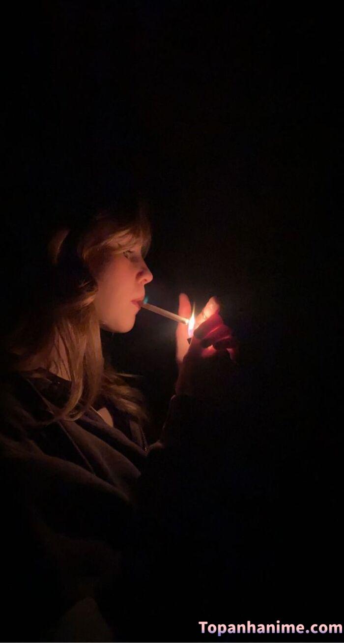 ảnh con gái hút thuốc 24