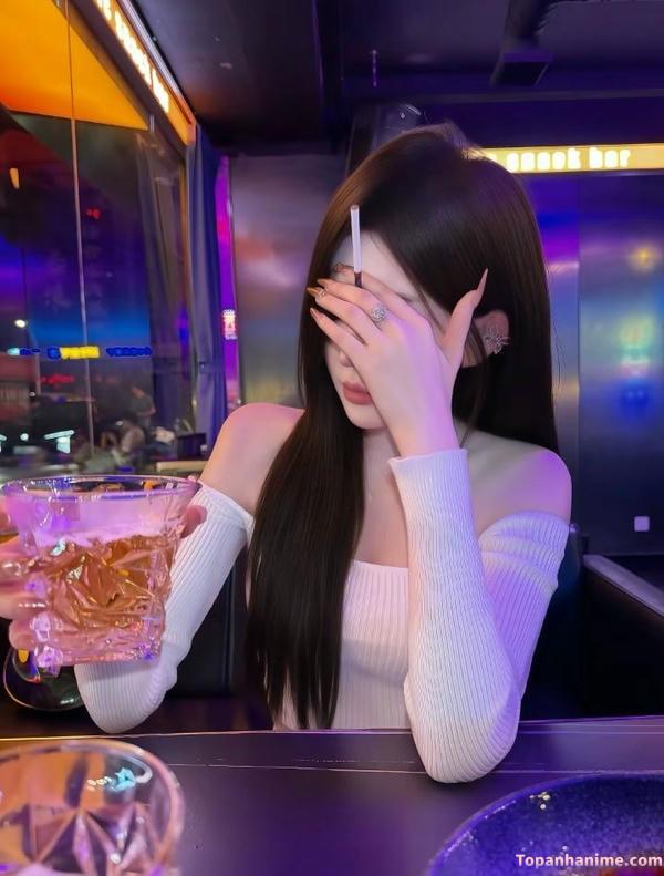 ảnh con gái uống bia 36