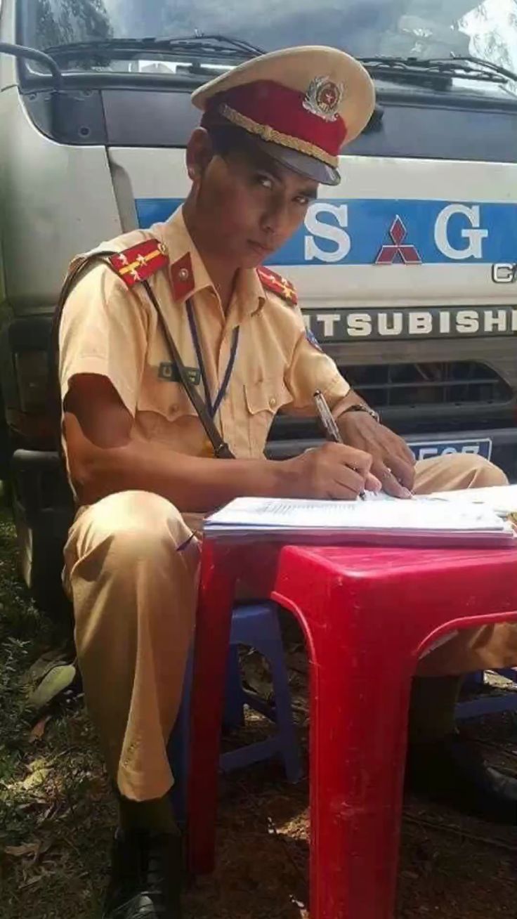 Ảnh công an meme 10