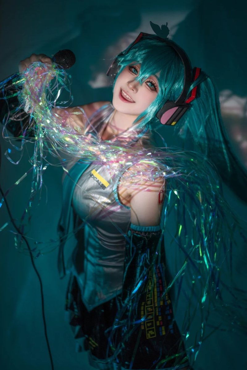 ảnh cosplay Miku Nakano 11