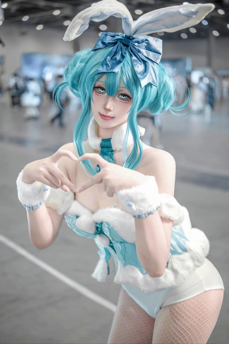 ảnh cosplay Miku Nakano 14