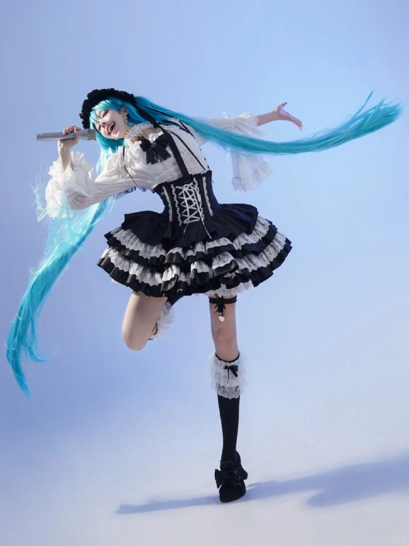 ảnh cosplay Miku Nakano 16