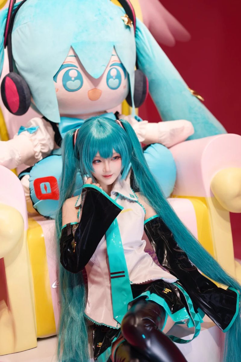 ảnh cosplay Miku Nakano 18