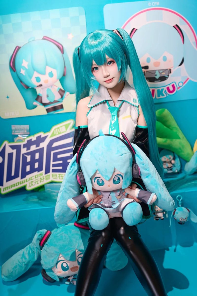 ảnh cosplay Miku Nakano 19