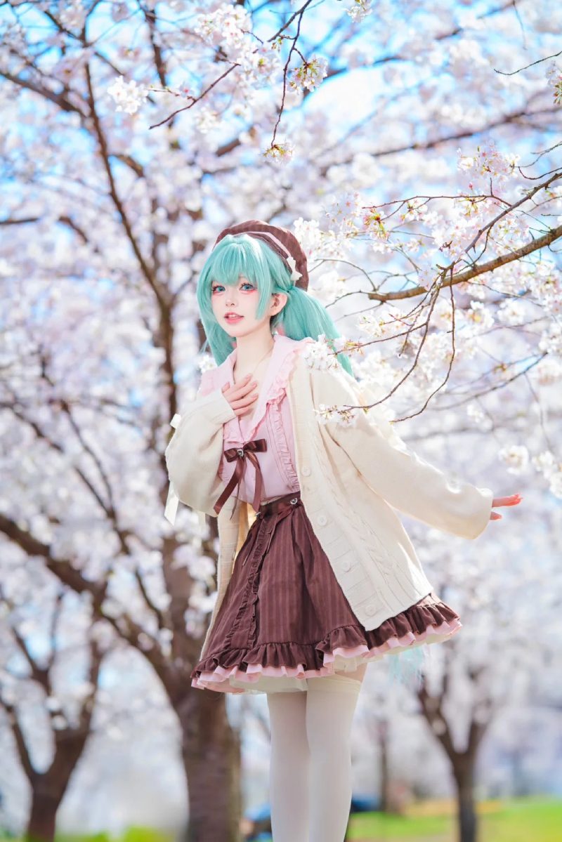ảnh cosplay Miku Nakano 30