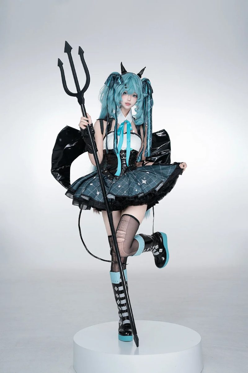 ảnh cosplay Miku Nakano 35
