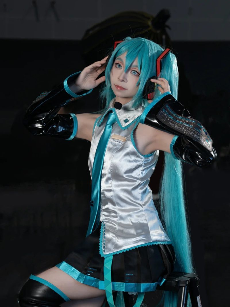 ảnh cosplay Miku Nakano 7
