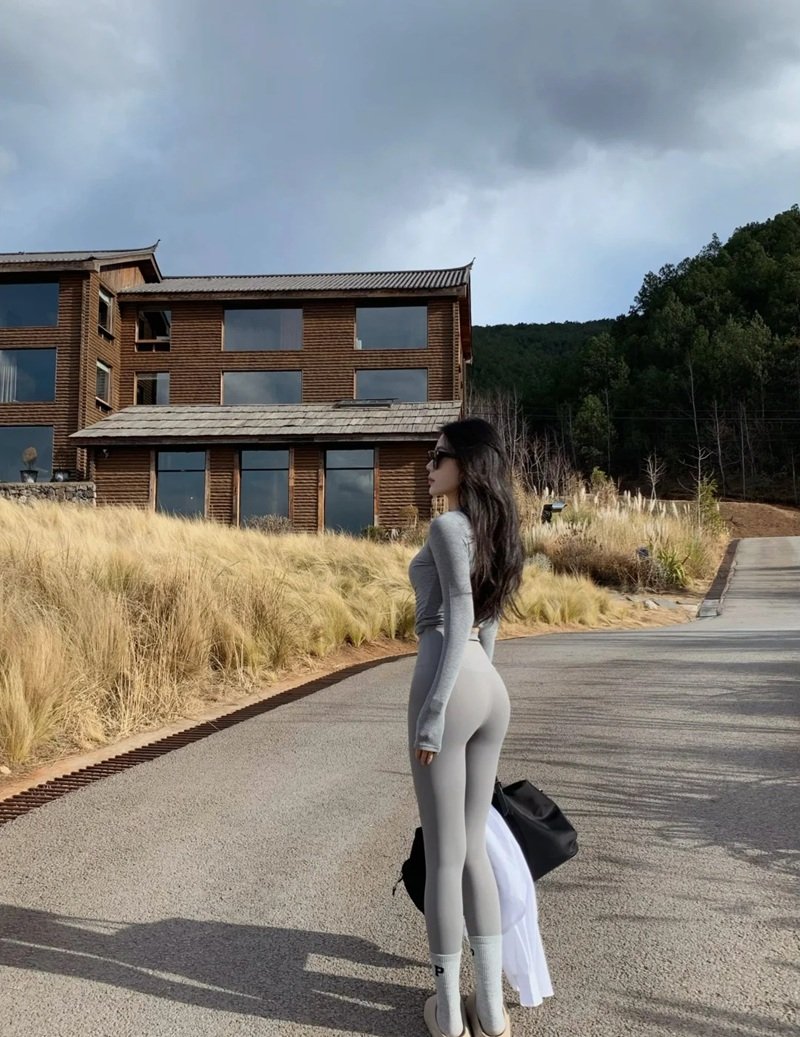 ảnh gái đẹp che mặt 11