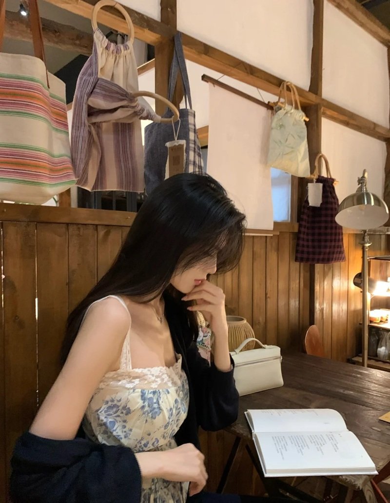 ảnh gái đẹp che mặt 39