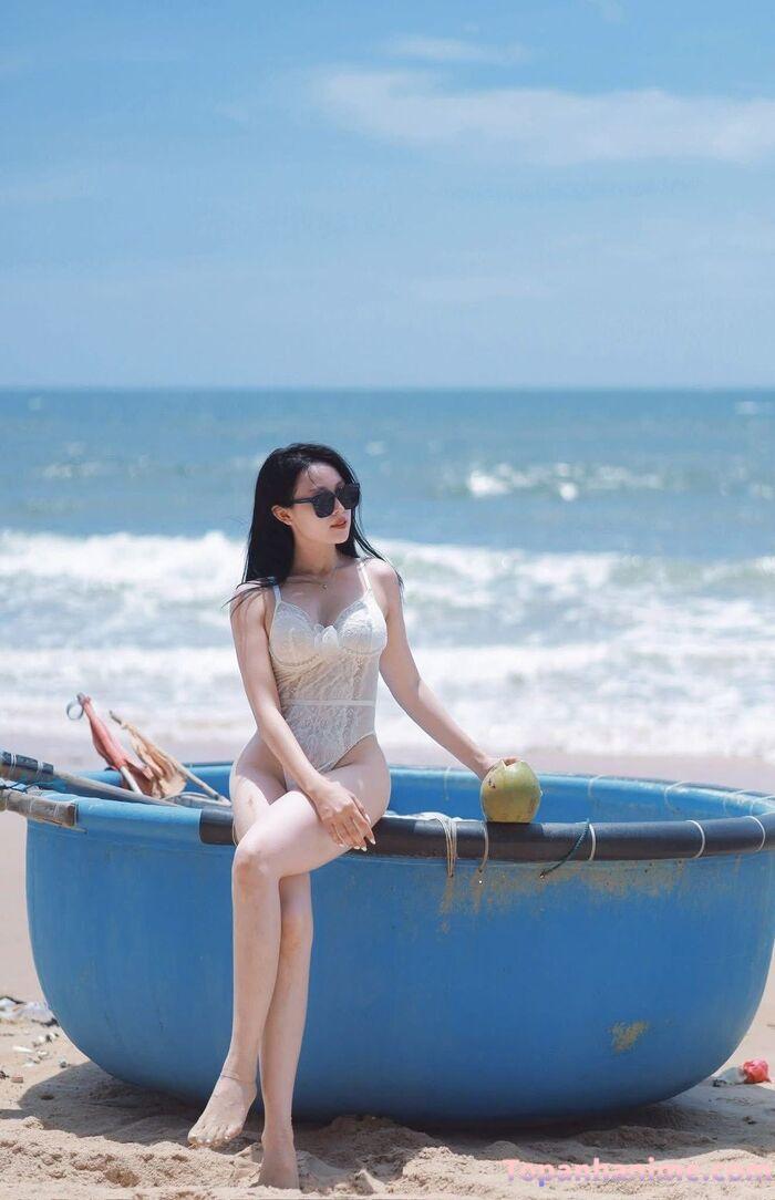 ảnh gái đi biển 32