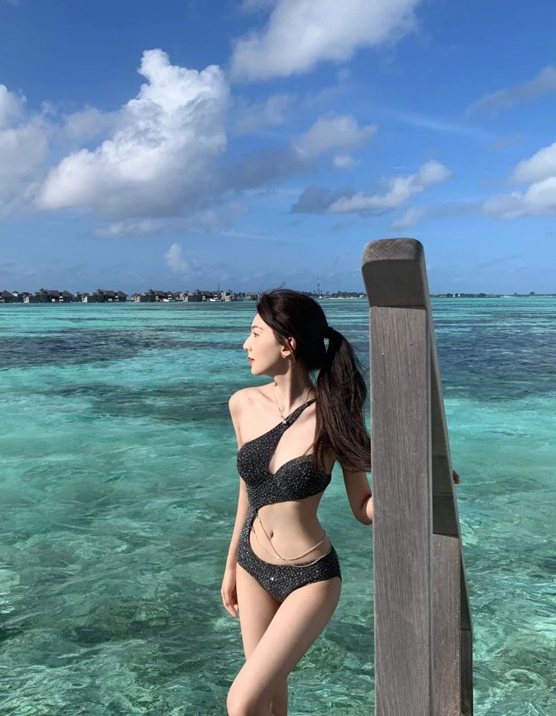 ảnh gái Trung Quốc mặc bikini 37