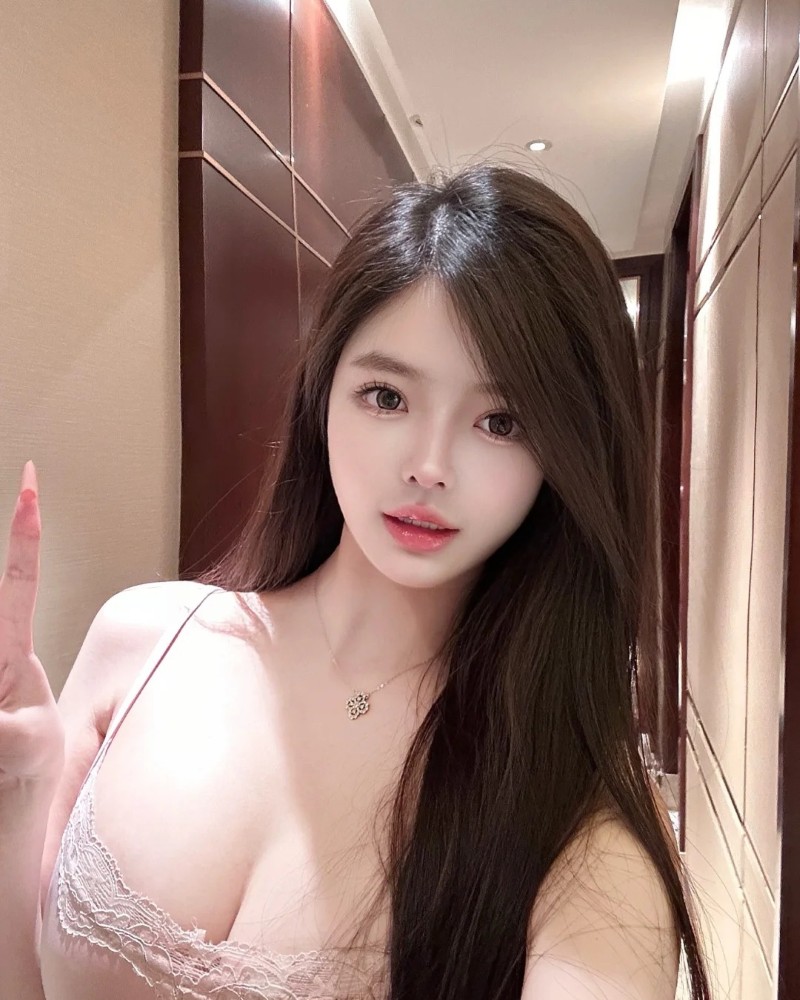 Ảnh Gái Vú To 31