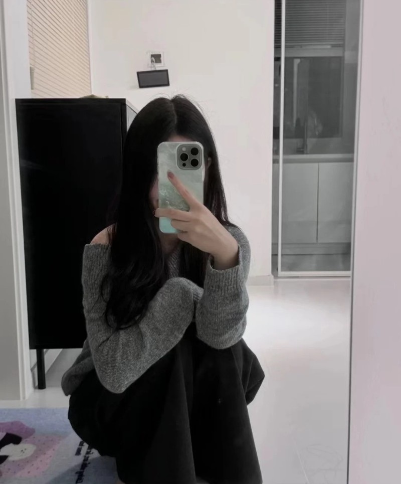 Gái Xinh Che Mặt Bằng Điện Thoại 38