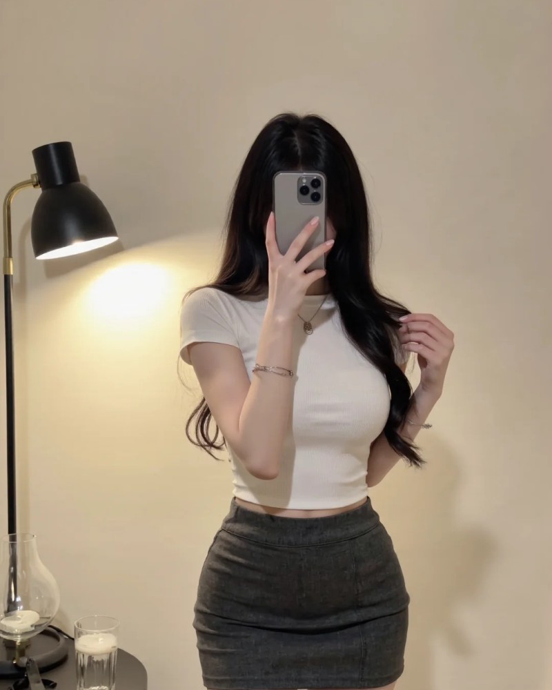 Gái Xinh Che Mặt Bằng Điện Thoại 32