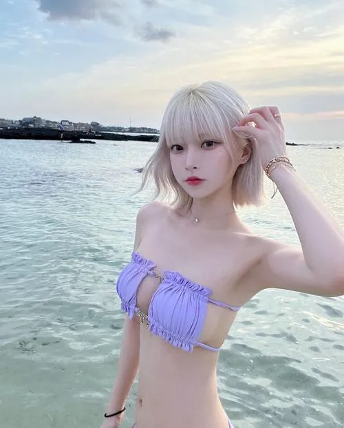 Ảnh Gái Xinh Cosplay Bikini sexy 50