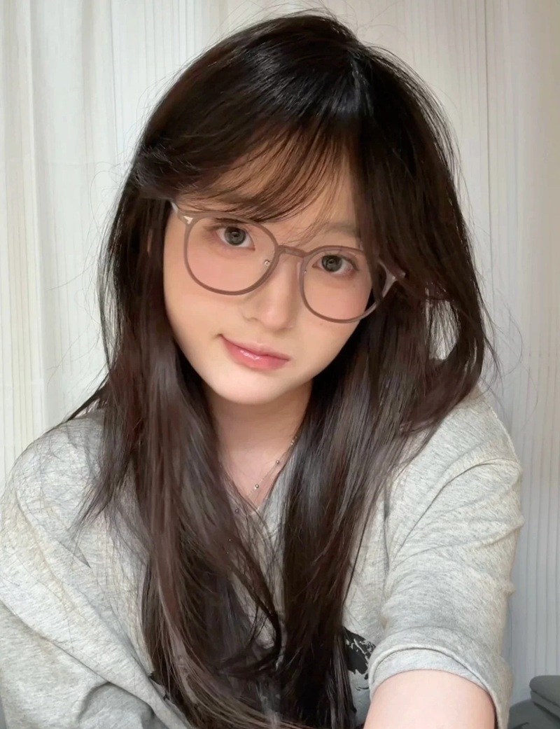 Gái Xinh Đeo Kính 20