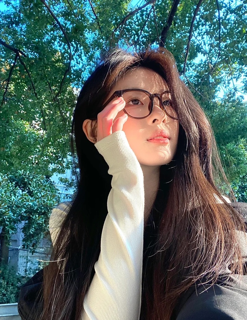 Gái Xinh Đeo Kính 6