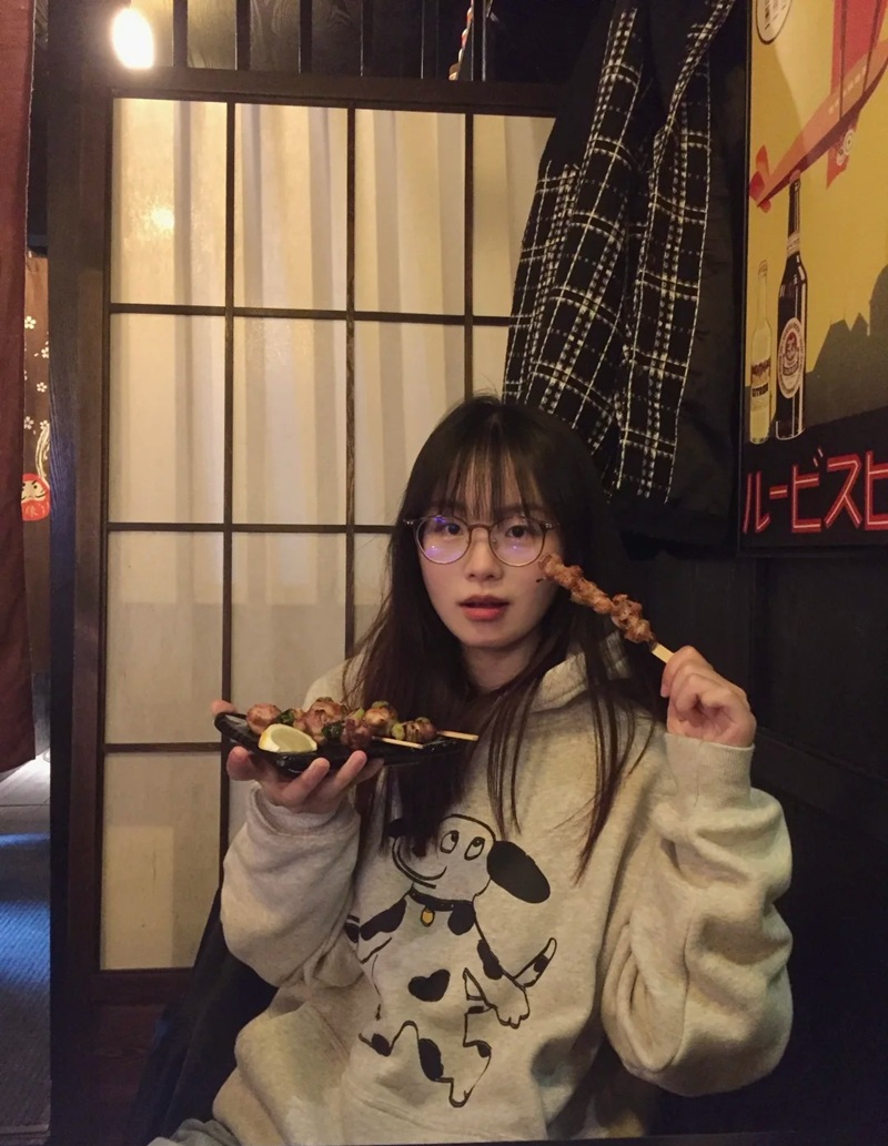 Gái Xinh Đeo Kính 4