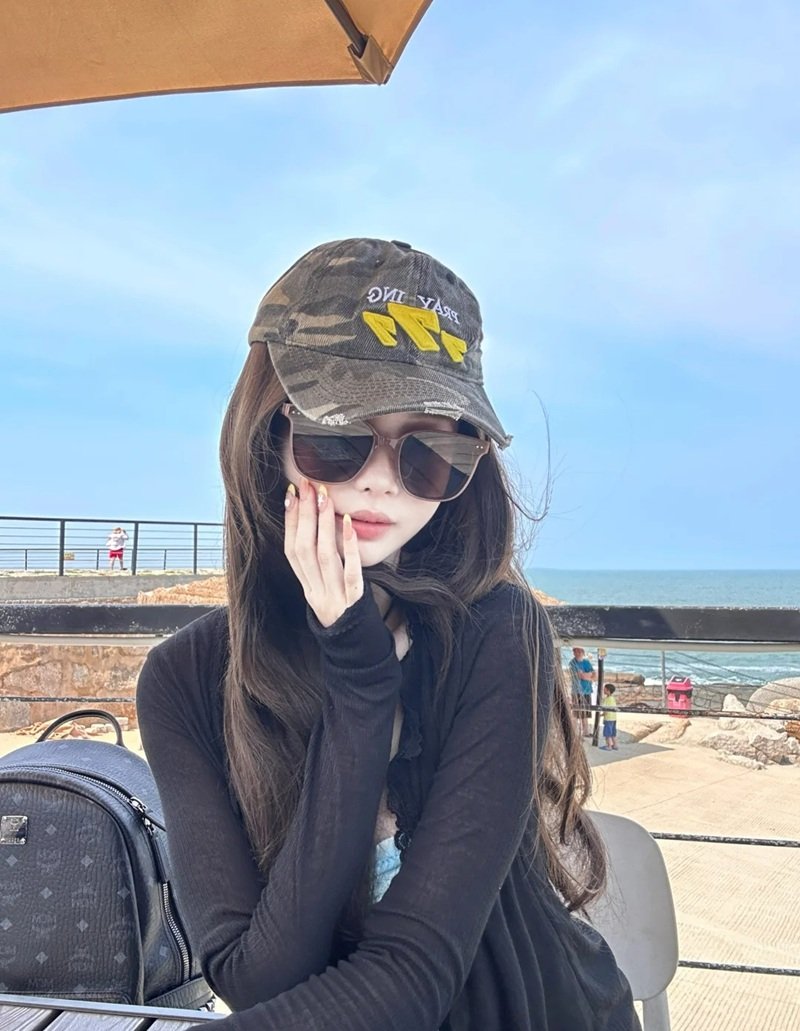 ảnh gái xinh đeo kính 1