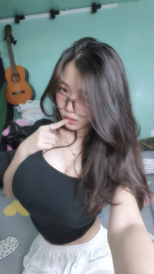 Ảnh Gái Xinh Vú To Ngực Bự 75