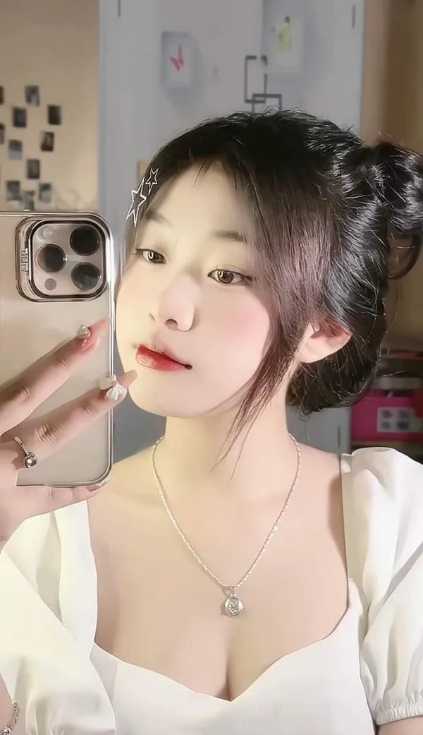 Ảnh Gái Xinh Khoe Ngực 70