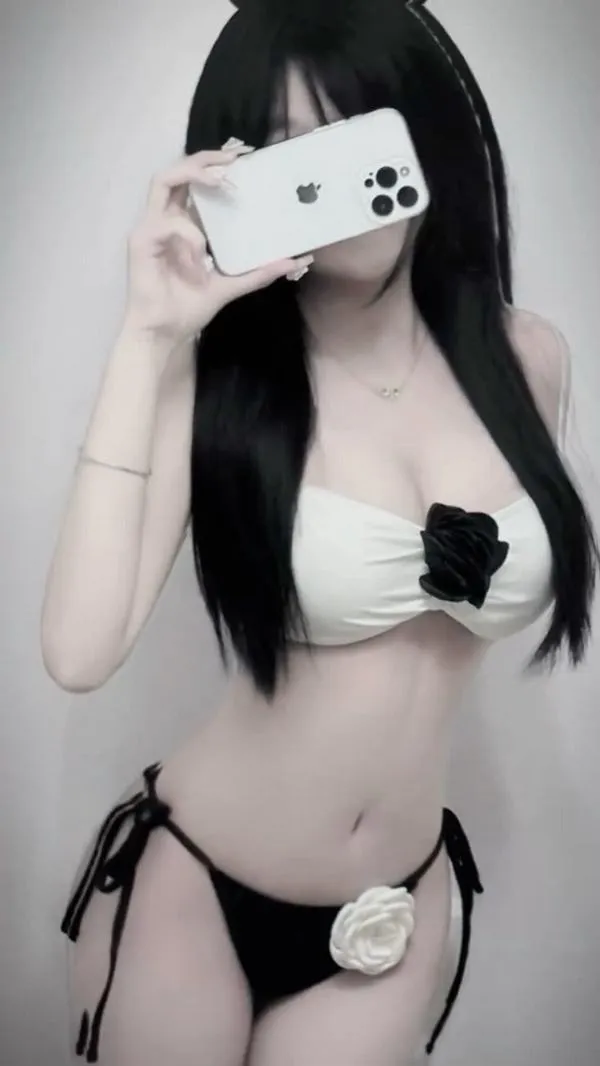 Ảnh Gái Xinh Khoe Ngực 9