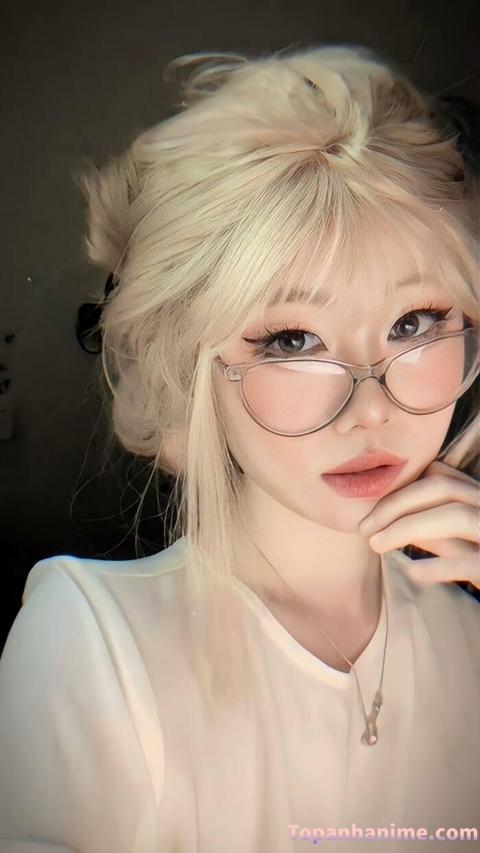 ảnh gái xinh tóc dài đeo kính che mặt 23