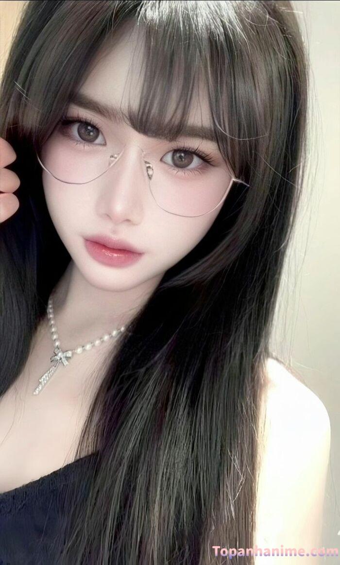 ảnh gái xinh tóc dài đeo kính che mặt 26