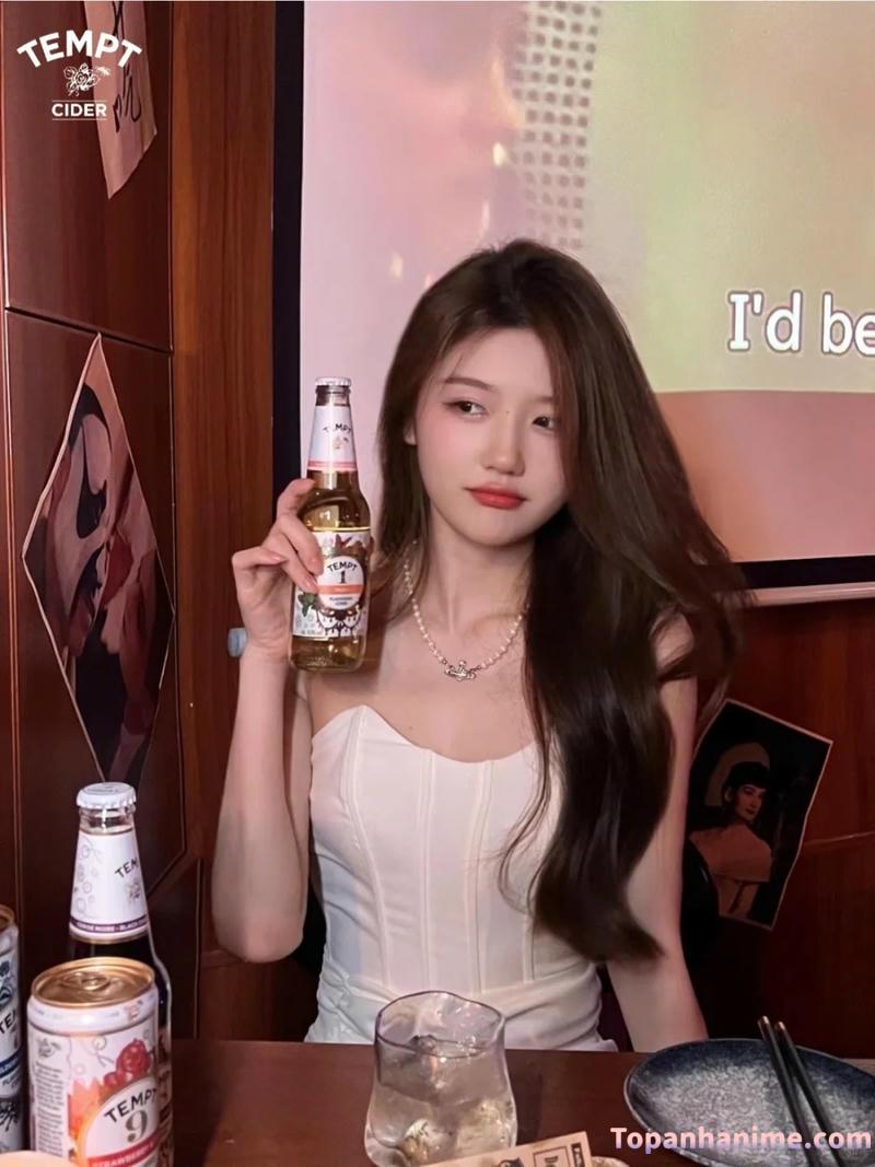 ảnh con gái uống bia 53