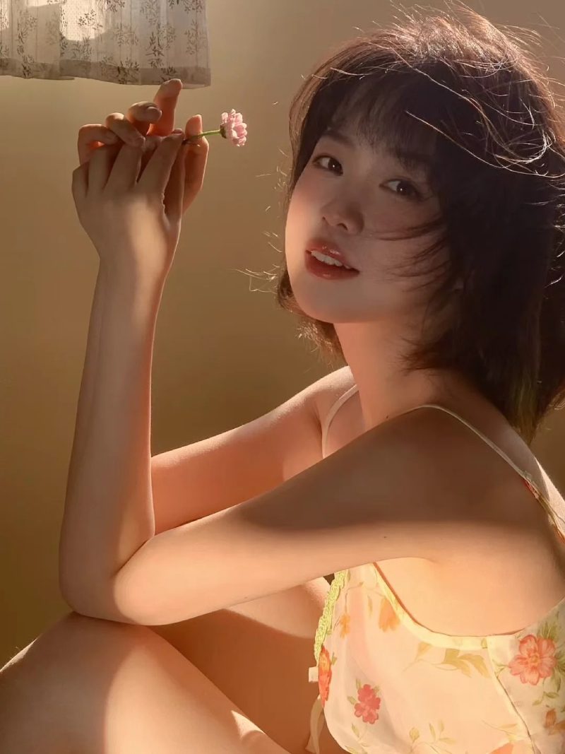 ảnh Hot girl tóc ngắn 7