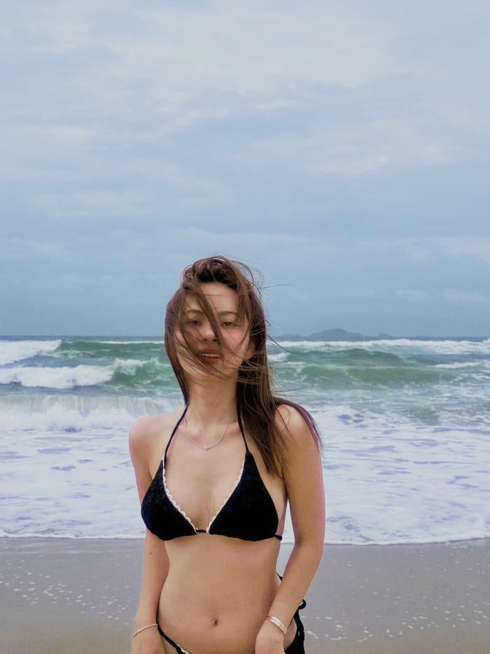 Ngô Lan Hương bikini 12