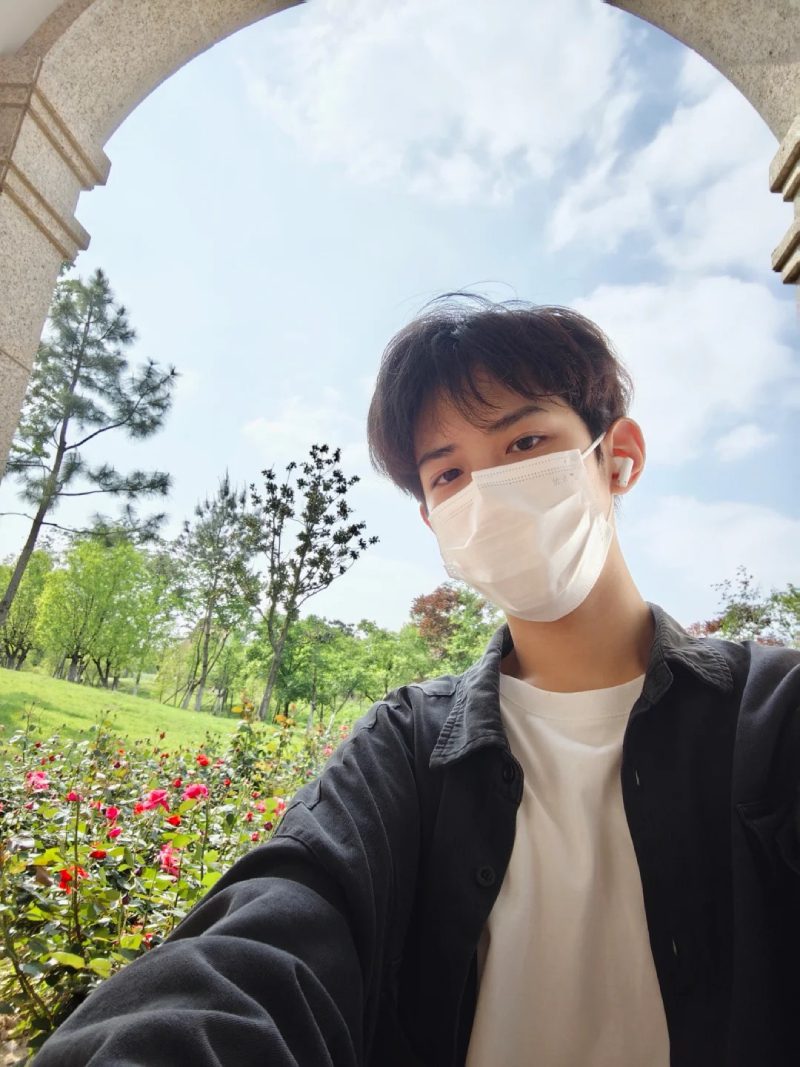 Ảnh trai đẹp đeo khẩu trang 6