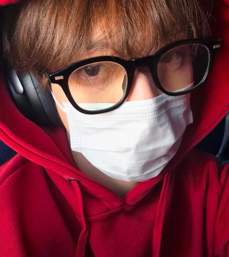 Ảnh trai đẹp đeo khẩu trang 4